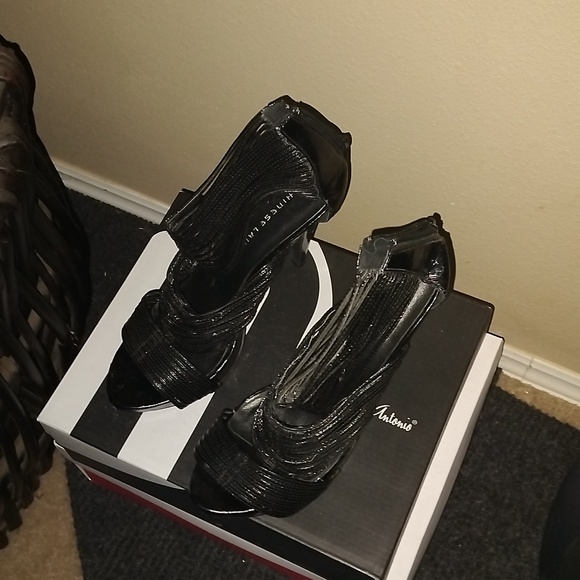 Heels - Picture 1 of 2